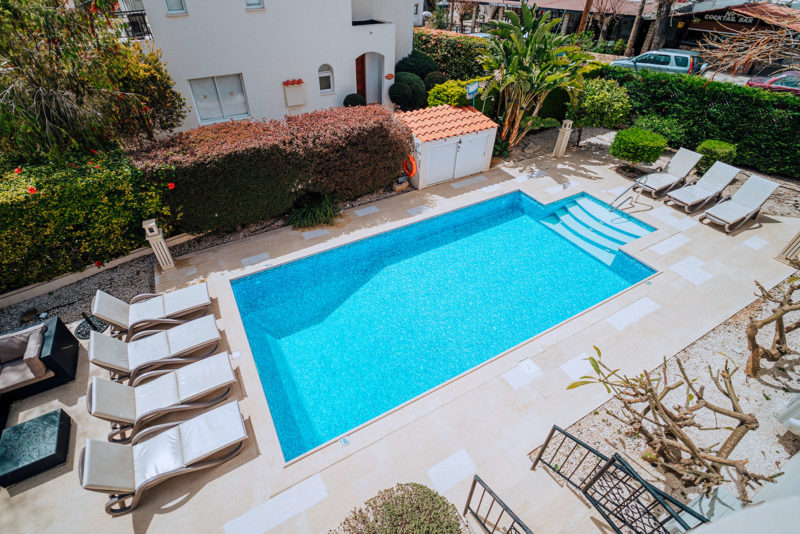 Marina villa pool